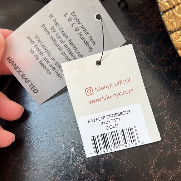 Lulu NYC brand new with tags cross body beaded chain flap purse - Picture 7 of 7